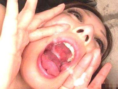 ＜ぶっかけ！＞「ザーメンスゴイノ！」高身長ボイン美女！綺麗なお顔にクッサい精子がドロドロと・・・