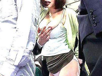 ＜バス痴漢！＞「興奮してきたの…」巨乳ボイン若い奥さん！バスの中で痴漢行為で無理矢理ヤラレル(アダルト動画)