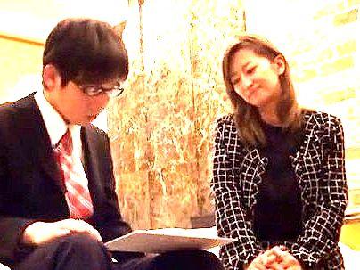 ＜三十路！＞「ビキニの日焼け跡・・・ヤッバ！」スタイル抜群ボイン巨乳奥さん！同級生とエロ企画でホテルでヤル！！