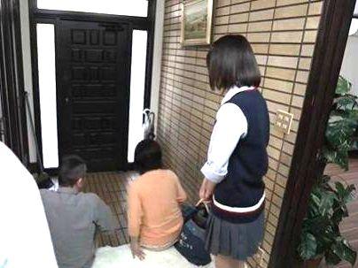 ＜清楚な妹！＞可愛すぎて・・我慢限界！両親がいない時にクソ可愛い妹と・・・近親ファック楽しんじゃうぞ(アダルト動画)