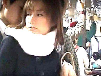 ＜美魔女！＞「やめて・・・ダメ」上品な感じの人妻奥さん！バスの中で痴漢行為で犯されレイプされっぞ！！