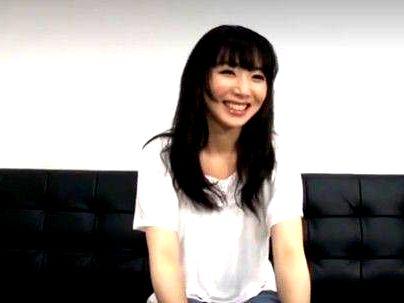 ＜センズリ鑑賞 ！＞スゴイノ…♡！真面目そうな黒髪女子！オチンポシコシコみて興奮しちゃうの…(アダルト動画)