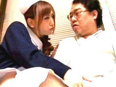 ＜エロドラマ！＞しごいてあげる…♡！色気半端ない美人ナース！先輩を探すためチンポしごいちゃうぞ！！！
