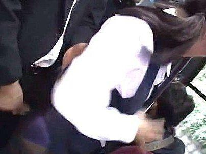 ＜美魔女！＞「ダメです…だれか・・・」真面目そうな美人OL！バスの中で痴漢師に無理やりヤラレルぞｗ！！！