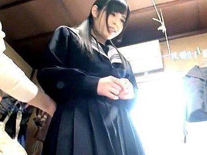 ＜この顔で・・援助交際？＞「クソ、かわええｗ！」制服姿の可愛い女子！お金欲しさに体売っちゃうぞｗ！！！
