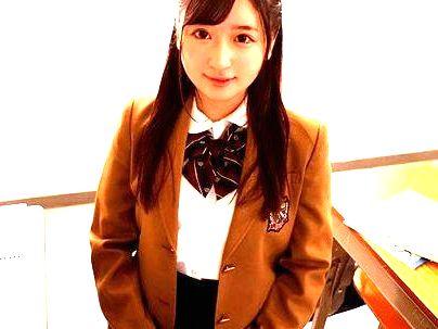 ＜制服女子！＞「この顔で？・・・パイズリ？」脱いだらでかい転校生！パイ乙でパイズリしちゃうゾ！！(アダルト動画)