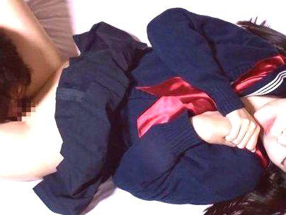 ＜近親相姦！＞「好きなの…」クッソ可愛い制服姿の美乳妹ちゃん！兄貴暴走モード突入で近親相姦発展すっぞ！！