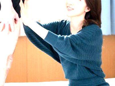 ＜美魔女！＞「四十路？ババア・・・興奮」上品な性欲高めのオバサン熟女！チェリー君筆おろしシテクレチャウ(アダルト動画)