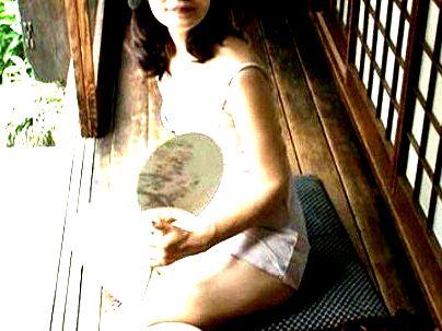 ＜熟女！＞「四十路、色気半端ないって！」上品な感じの美乳友達のママ！いけない関係になっちゃうゾ！！(アダルト動画)