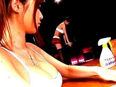 ＜超乳美女！＞「この店・・・繁盛するぞ！！！」スタイル抜群ボイン人ＧＡＬ店員さん！店内で３Pファックアリアリ～！！