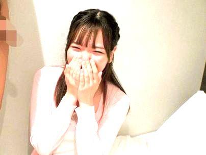 ≪素人≫【１０代？(ﾟ∀ﾟ)ｷﾀｺﾚ!!！】田舎から出てきた素人女子！初めてのスマタからの本番になっとるぞ！