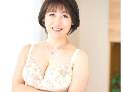 ≪初撮り五十路妻！≫【マニア集合だぞｗ！！】清楚のババア登場！熟女の自虐行為がやべ～だろコレ！！！
