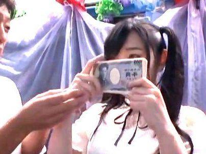 ＜マジックミラー号！＞「こんなにくれるんですか？」バカな女ゲット！金に目がくらんで勿論パこられるぞ！！！