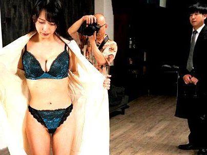 ＜ヌードモデル＞「やめて・・・ください」清楚な感じの美人人妻！モデルやったらNTR持ち込まれるぞ！！