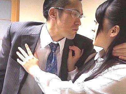 ＜エロドラマ！＞「OL・・・枕営業？」真面目そうな営業のお姉さん！契約のために・・・体を差し出す！！