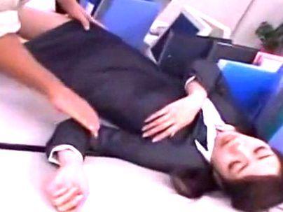 ＜OL辱め！＞ケケケ・・・色気半端ないOLさん！清掃員が身分違いファックで犯しレイプシチャウゾ(無料エロ動画)