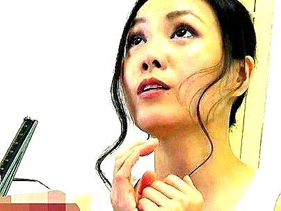 ＜人妻熟女！＞「スゴイ・・・おっきい…♡」性欲高めの上品な奥さん！先生のフル勃起チンポにご覧の通り・・・やっとる！！
