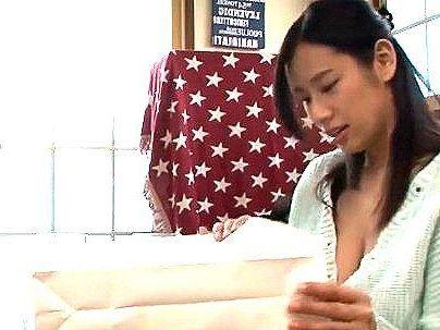 ＜春菜はな！＞「パイ乙・・・デケーーゾ！」ゴミ捨て場であう爆乳奥さん！なし崩し的ガチファック持ち込んじゃうぞ！！！