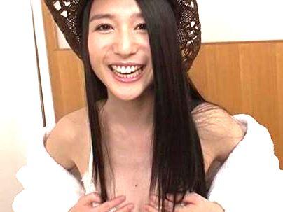 ≪ごっくん？≫【この顔で・・・ザーメン飲む？】人気最高のAV女優！くっさいザーメンごっくんとかたまんね～ぞ！！
