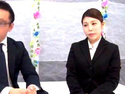 ＜職場の同僚！＞何するんですか？ここで？清楚な感じのんOL！企画で同僚チンポで興奮しちゃう(アダルト動画)