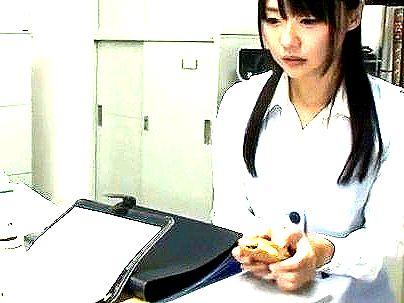 ＜OL！＞「うそだろ？マサカの展開か？」滅茶苦茶可愛いOLちゃん！残業してたら誘ってきて・・・会社でやるぞ！！