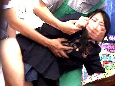＜辱め！＞「助けて…ダメ」真面目そうなボインの制服女子！媚薬で犯されレイプされっぞ！！