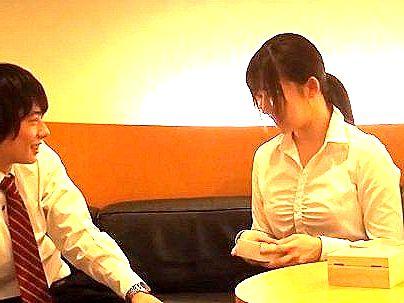＜モニタリング企画！＞「恥ずかしいね…♡」巨乳ボインの美人OL！同僚と相部屋でエロ行為に発展シチャウゾ！！！！！！