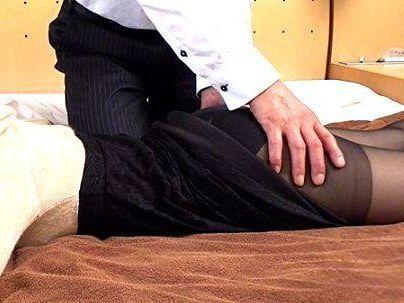 ＜若妻ナンパ！＞ダメですよ・・・夫がいるのに…美乳おっぱい黒パンスト奥さんゲット！エロマッサの餌食でNTR！！！
