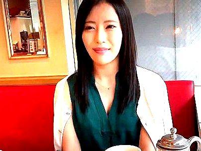 ＜セレブ妻！＞「このルックスで・・・無毛か？」上品でエロそうなボイン奥さん！不倫エロ行為シチャウゾ(無料エロ動画)