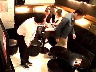 ＜おっパブ ！＞「この店・・・ヤバイ！」スタイル抜群ボインおっパブ嬢！バレないように本番できたぞ！！