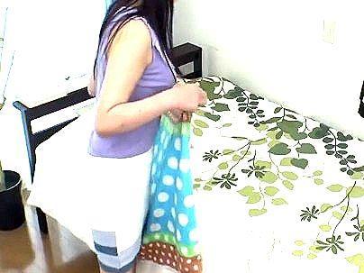 ＜美魔女！＞「股間が・・・アツいの」性欲高めのオバサン熟女！バイブで自虐行為シチャウゾ(無料エロ動画)