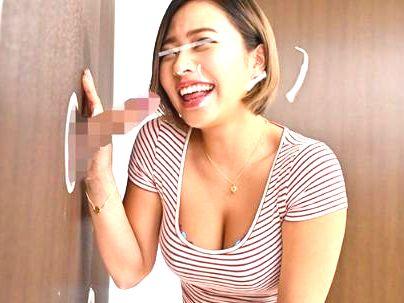 ≪足に着挑戦企画！≫【たくさん出てきたの…♡】渋谷の巨乳ボインGAL！壁に生えたチンポ抜いて抜いて抜きますぞ！！