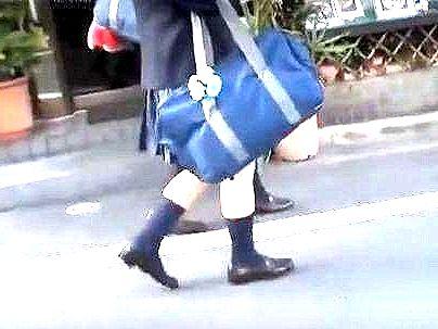 ＜マジックミラー号！＞「え？なんですか？」街でゲットした制服女子！MM号で偽企画やられるぞ(アダルト動画)