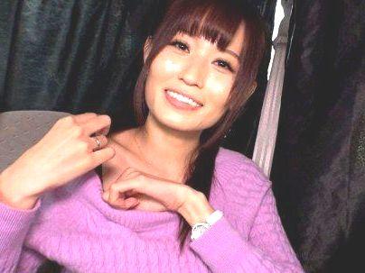 ＜素人妻ナンパ企画！！＞「恥ずかしいです…♡」巨乳ボインの奥さんゲット！ナンパされて旦那裏切りファックしちゃうゾ！！