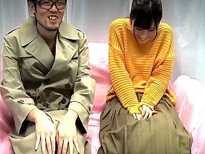 ＜マジックミラー号！＞「隣の男・・・きっもｗ！」クッソ可愛い素人女子！ＭＭ号でエロ行為シチャウゾ(無料エロ動画)