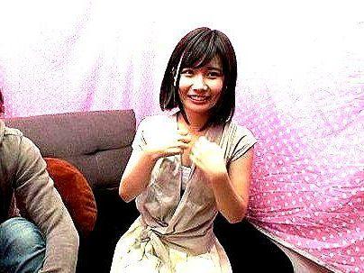 ＜追撃ピストン・・くらえ！！＞「なに？始まるんですか？」アイドルクラスの可愛い女子！イッても止めないピストン興奮してっゾ