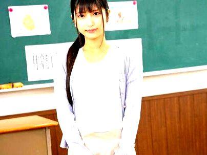 ＜新任女教師！＞「この顔で・・・おもらしですかｗ！」上品な感じの美人先生！生徒に性教育教えちゃうぞ(アダルト動画)