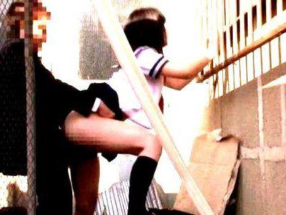 ＜逆ナンパ！＞「興奮しちゃうの…」青姦でバレないようにやっちゃう制服女子！痴女がヤバイだろ！！！