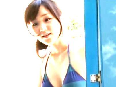 ≪マジックミラー号！≫【この子？人妻か？！】スタイル抜群ビキニ奥さん！MM号乗車で童貞君相手に筆おろしシテクレチャウ！