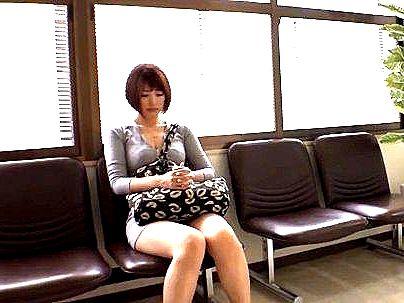 ＜産婦人科痴漢！！＞『この奥さんこの後・・・』産婦人科にきた清楚綺麗な奥さん！まさかの病院でザーメンナカ出し！！！
