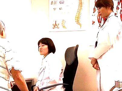 ＜百合交尾！＞「オホホ・・・ヤルわよ…♡」眠ってしまった可愛い看ナース！女医がまさかのレズ交尾しちゃうゾ！！！