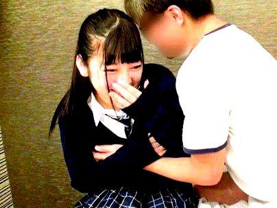 ＜素人ナンパ！＞「このルックスで・・・素人？」帰宅途中で見つけた可愛い制服女子！勿論やっちゃうぞ(アダルト動画)