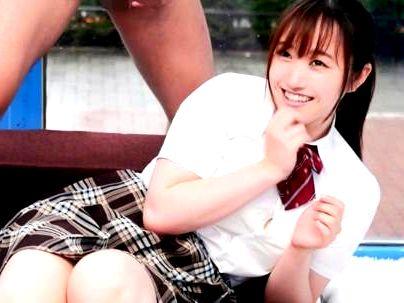 ≪マジックミラー号≫【恥ずかしいです…】清楚な感じの可愛い制服女子！ＭＭ号乗車でセンズリ鑑賞で興奮してしまい・・・