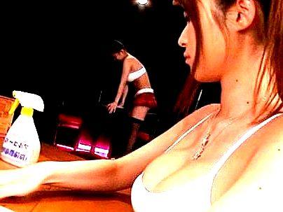 ＜超乳美女！＞「スタイル、たまんね～ぞ！」パーフェクトボディボイン美人ＧＡＬ！店内で３Pセックスすっぞ！！