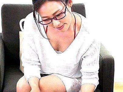 ＜四十路！＞「フェラ顔・・・たまんね～」クッソエッロイ下着の熟女！エロ行為で種付け膣内発射中出しになっとる！！