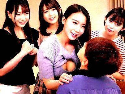 ＜素人ナンパ！＞「童貞なの…♡？」仲のいい4人組女子大生！チェリー君とハーレム状態楽しんじゃうぞ！！！