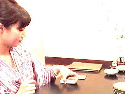 ＜おでん屋の女将！＞【これ美味しです…】性欲高めのおでん屋の女主人！エロ行為でチンポフル勃起確定に！！！