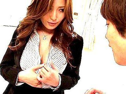 ＜女教師！＞「秘密ね…」スタイル抜群ボイン美尻先生！生徒を誘って教室ファックで興奮しちゃうの…！！！