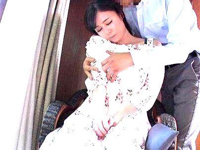 ＜人妻不倫旅行！＞「パイ乙・・たまんね～」グラマラスボイン色っぽい奥さん！不倫旅行で興奮シチャウゾ！！！