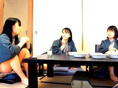 ＜慰安旅行！＞「酔ってきたね・・！」酒飲み過ぎてる奥さんたち！お風呂で浮気家族崩壊ファックしちゃう(アダルト動画)